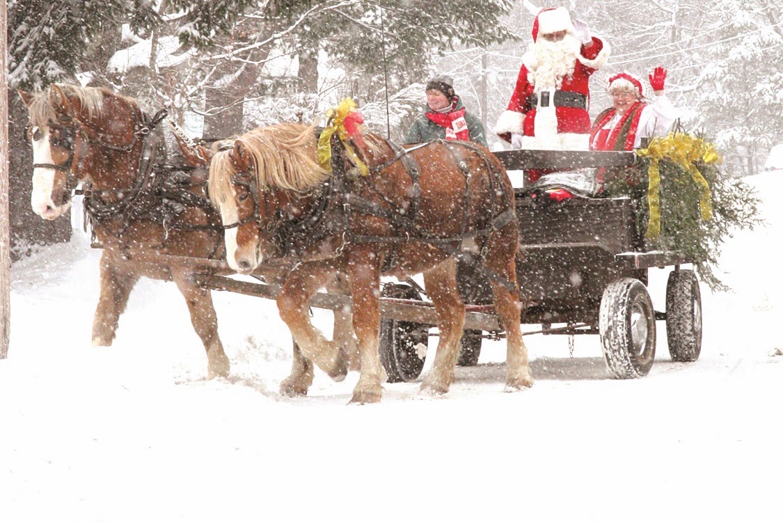 santas horse drawn sleigh